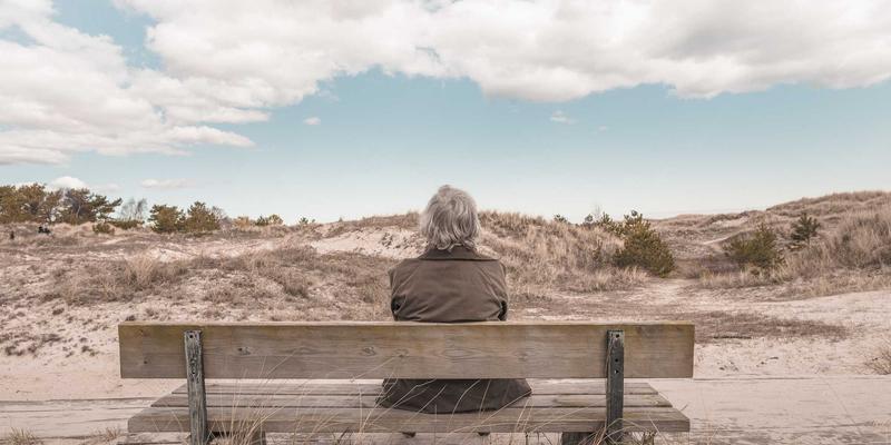 大宗商品周期投资：如何通过原油、黄金与工业金属实现财富管理与通胀对冲