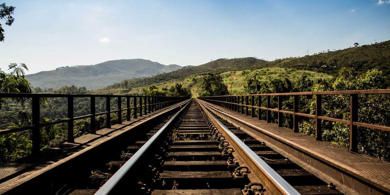 退休规划中的投资组合构建：生命周期基金与动态资产配置策略如何选择？