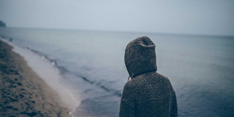 量化投资策略入门：从多因子模型到算法交易在个人财富管理中的应用