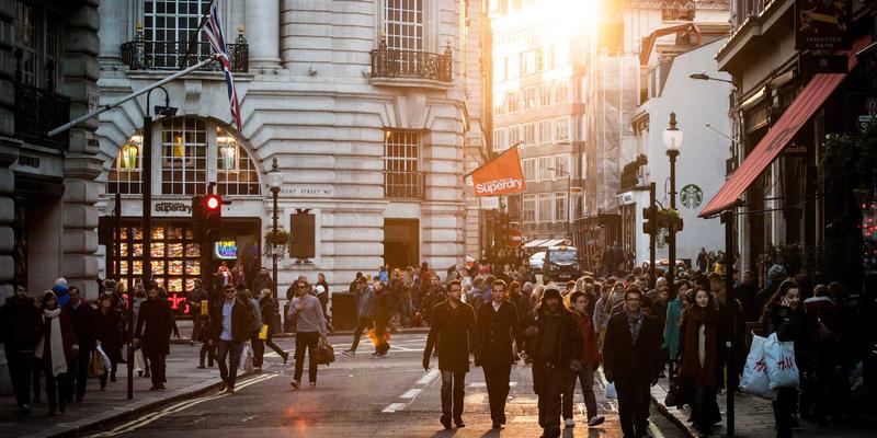 金融投资新纪元：如何通过专业理财服务与基金投资实现财富稳健增长